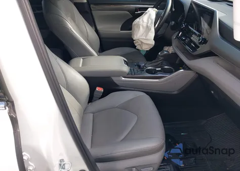 2022 Toyota Highlander Platinum from USA, damaged, VIN 5TDFZRAH8NS095582